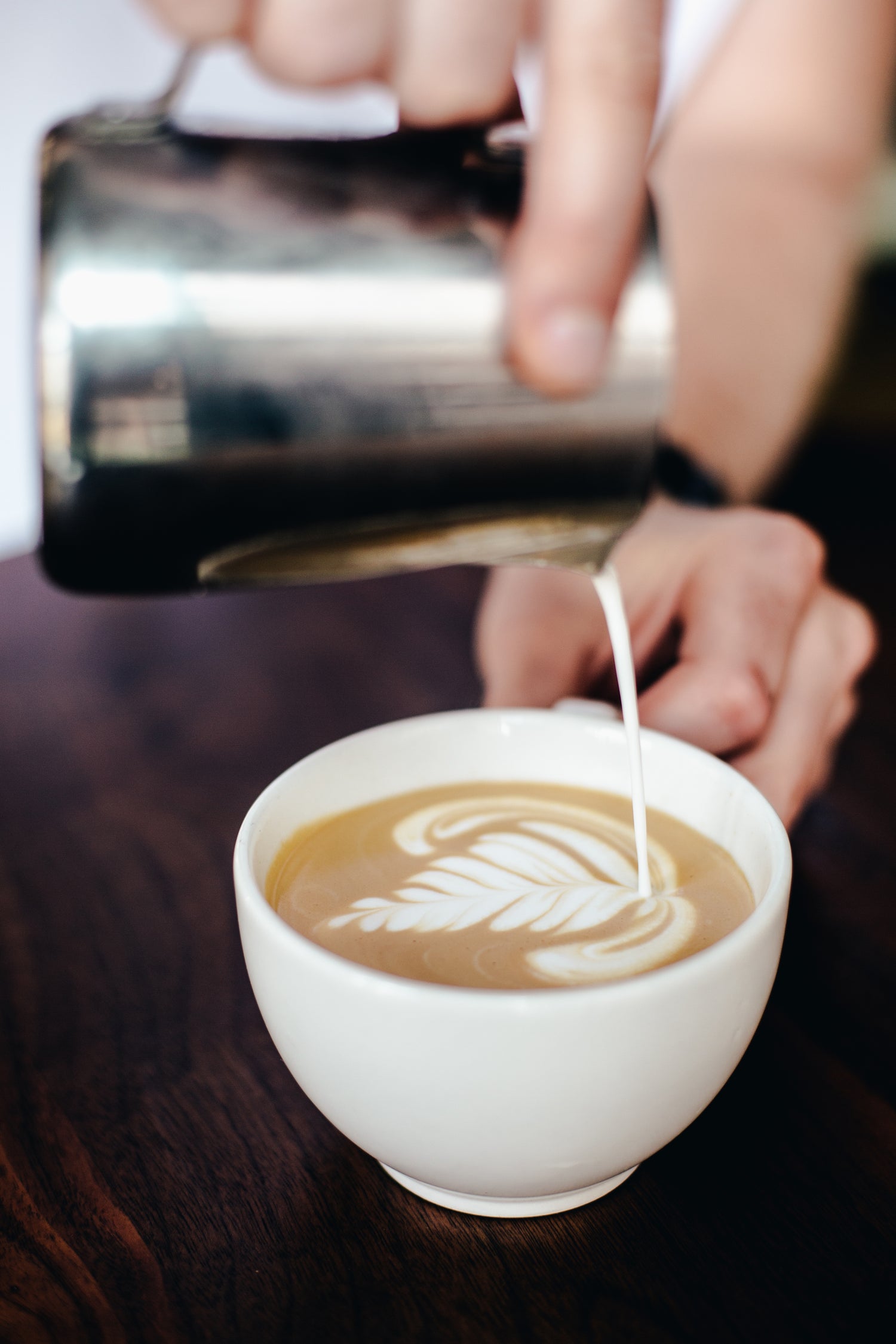 pouring-some-latte-art